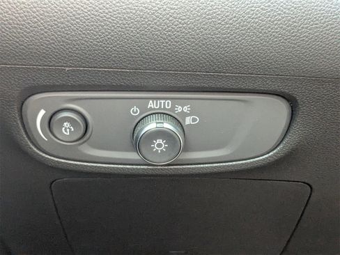 Used 2025 Buick Encore GX Avenir w/ Avenir Technology Package image 27