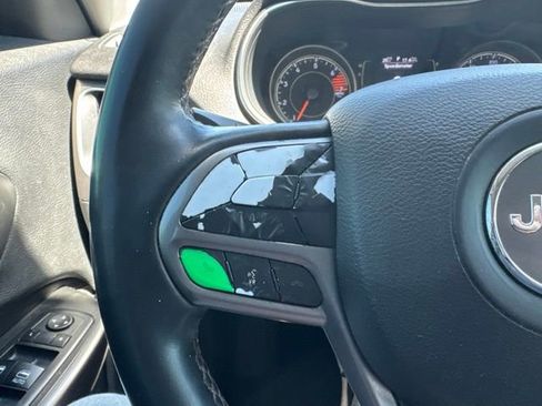 Used 2019 Jeep Cherokee Latitude Plus w/ Cold Weather Group FWD image 20