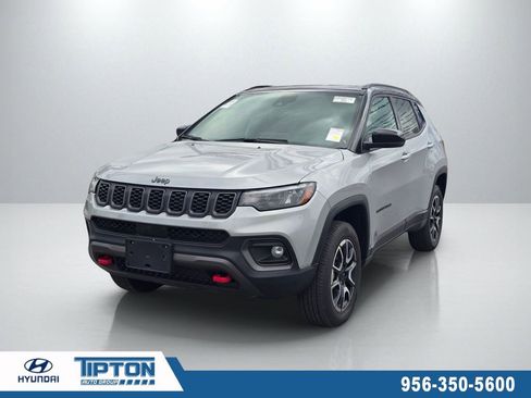 Used 2024 Jeep Compass Trailhawk AWD/4WD image 1