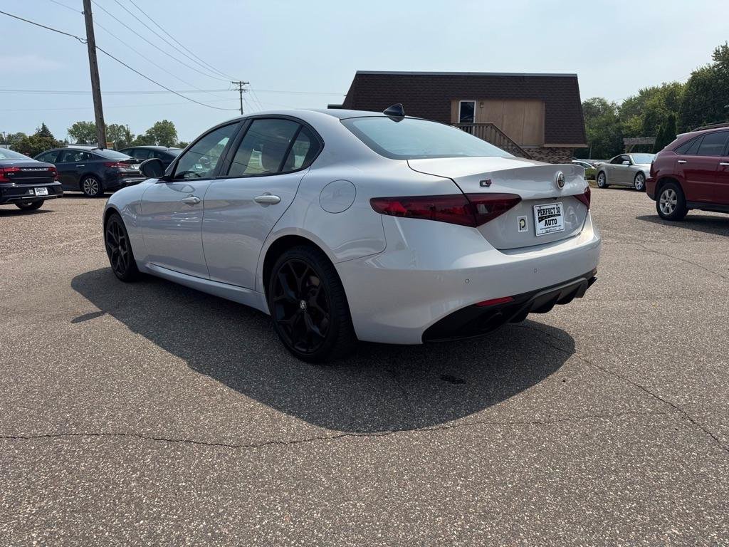 Used 2020 Alfa Romeo Giulia AWD w/ Quick Order Package 22J Sport image 7