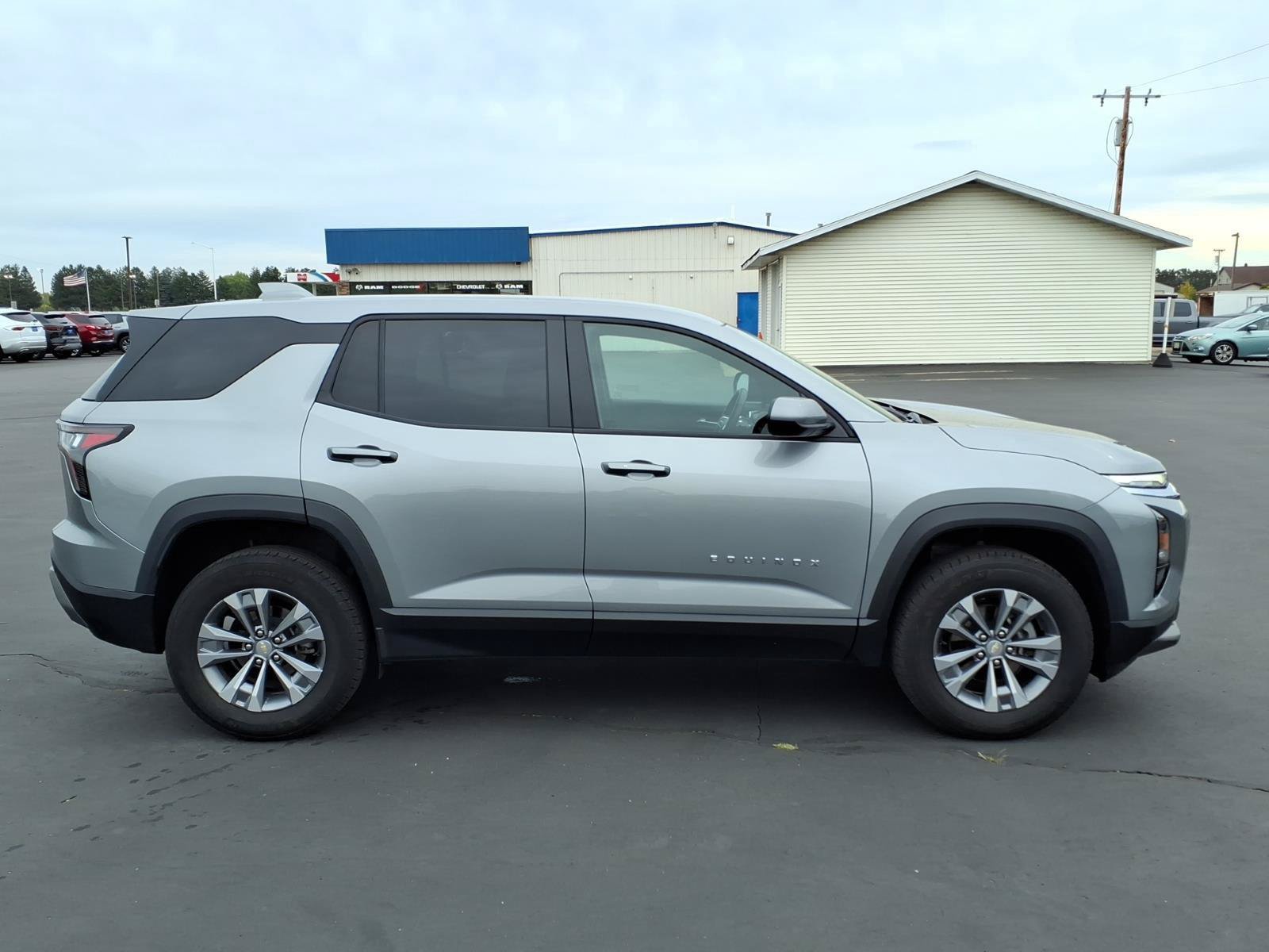 Used 2025 Chevrolet Equinox LT AWD/4WD image 7
