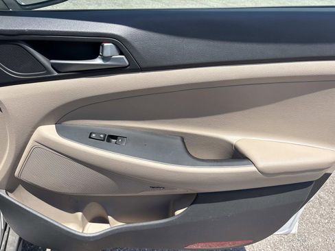 Used 2017 Hyundai Tucson SE Plus w/ Cargo Package AWD/4WD image 21
