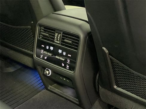 Used 2024 Porsche Cayenne S image 28