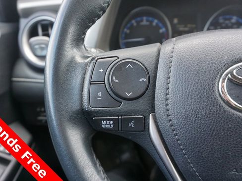 Used 2018 Toyota RAV4 XLE image 4