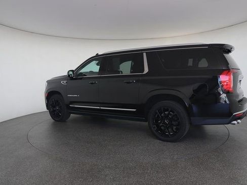 Used 2022 GMC Yukon XL Denali image 9