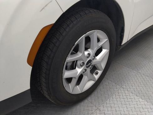 Used 2023 Kia Soul LX w/ LX Technology Package image 31