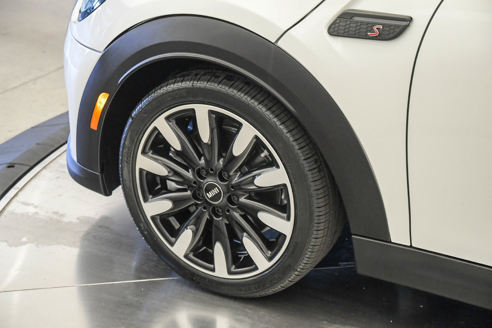 Used 2024 MINI Cooper S FWD image 9