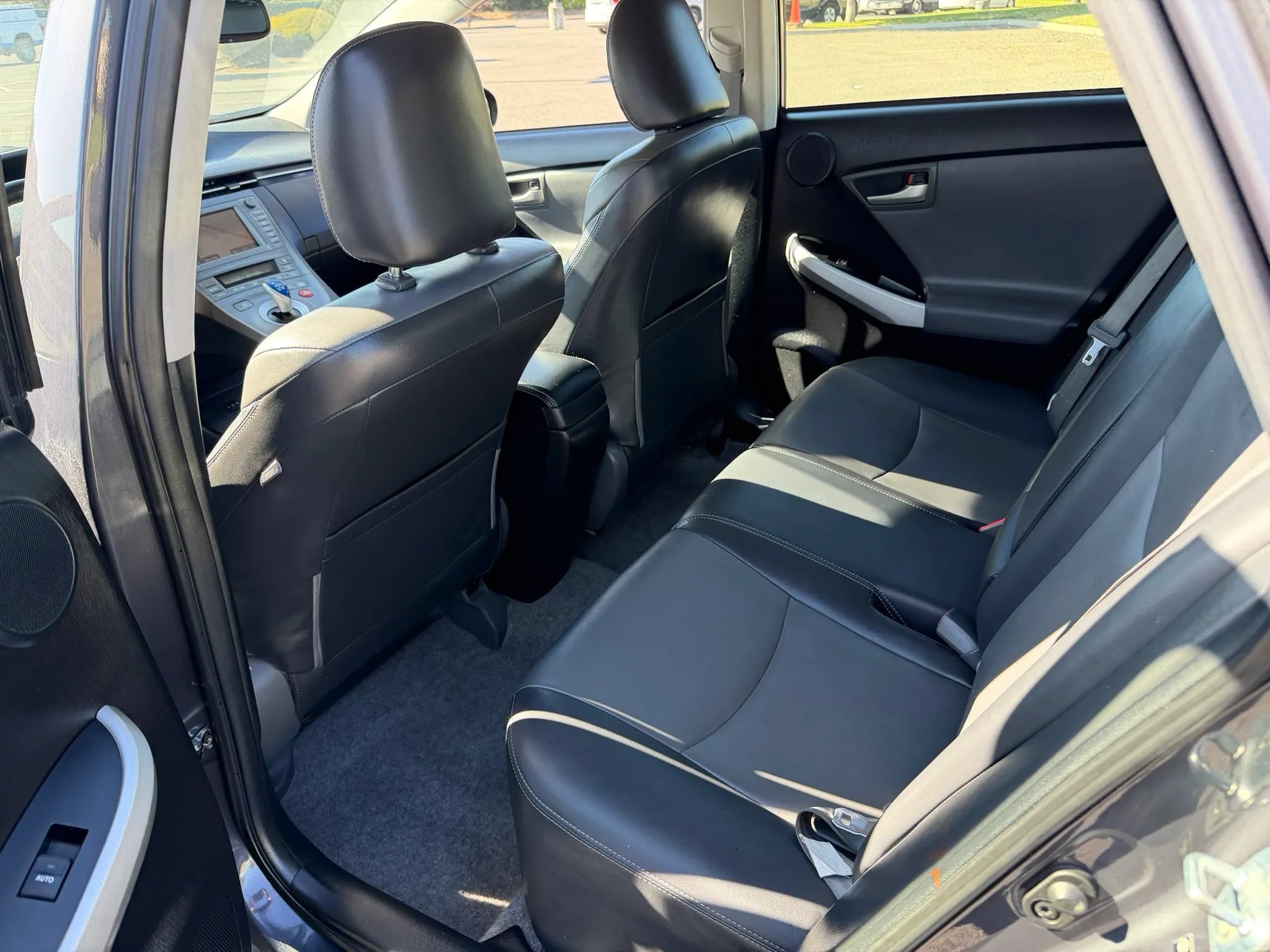 Used 2012 Toyota Prius Four w/ Deluxe Solar Roof Pkg FWD image 10
