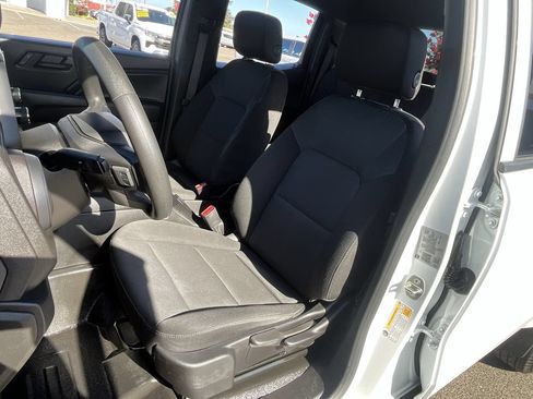Used 2023 Chevrolet Colorado W/T RWD image 17