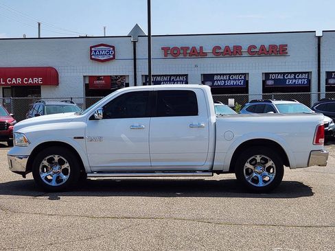 Used 2016 RAM 1500 Laramie AWD/4WD image 3