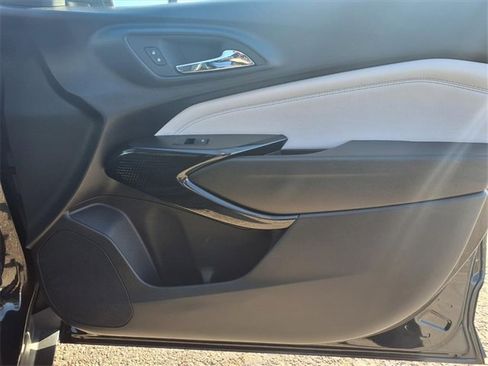 Used 2025 Chevrolet Trax LT w/ LT Convenience Package image 79