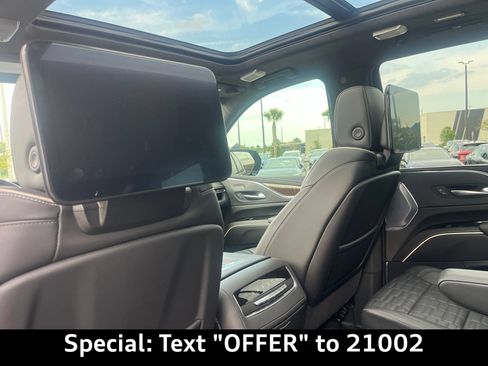 Used 2024 Cadillac Escalade Sport Platinum w/ LPO, Floor Liner Package AWD/4WD image 21