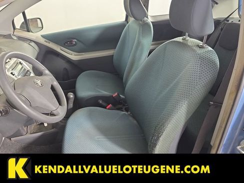 Used 2007 Toyota Yaris 2-Door Hatchback image 4