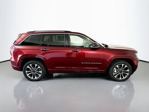 Used 2022 Jeep Grand Cherokee Overland AWD/4WD image 8