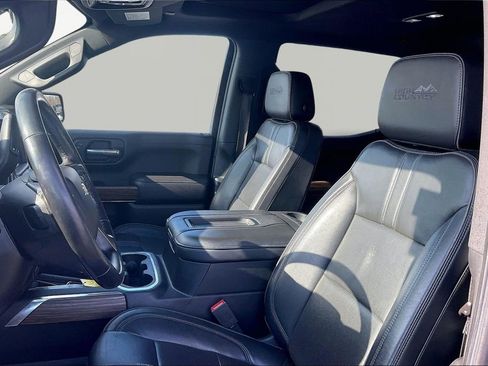 Used 2020 Chevrolet Silverado 1500 High Country w/ Technology Package image 24