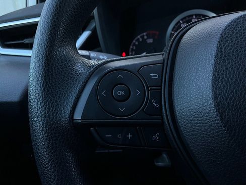 Used 2020 Toyota Corolla LE image 29