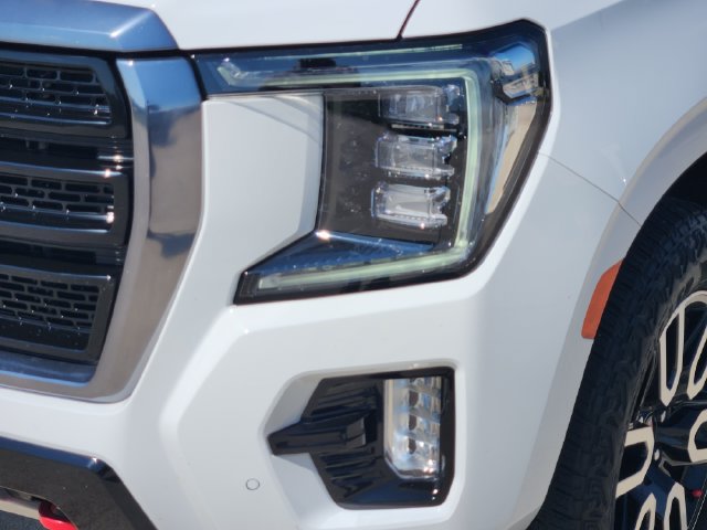 Used 2024 GMC Yukon AT4 w/ Technology Package AWD/4WD image 9