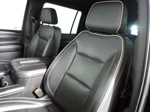 Used 2021 GMC Yukon XL SLT AWD/4WD image 24