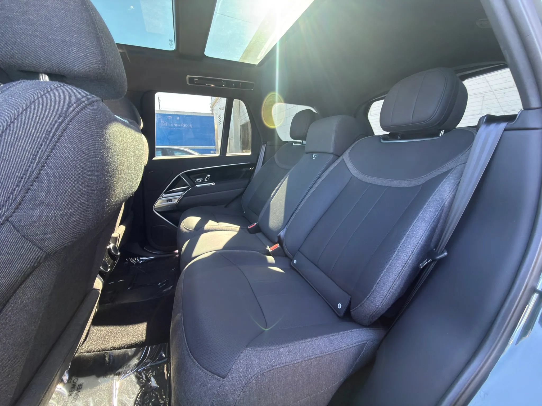 Used 2023 Land Rover Range Rover SE AWD/4WD image 18