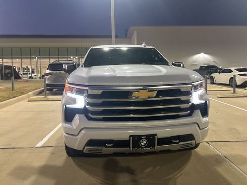 Used 2024 Chevrolet Silverado 1500 High Country w/ High Country Premium Package image 15