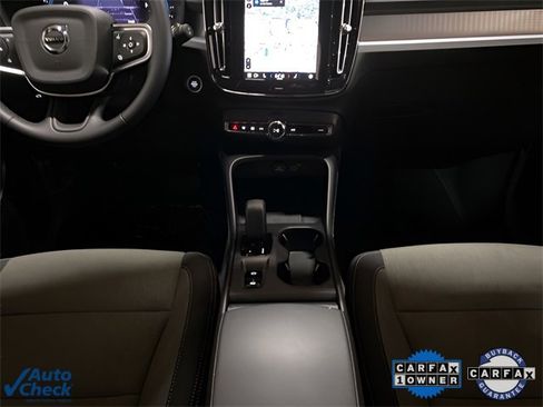 Used 2025 Volvo XC40 B5 Core image 15