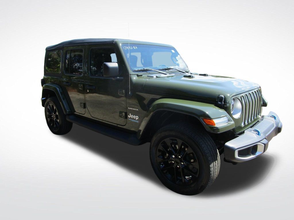 Used 2022 Jeep Wrangler Unlimited Sahara AWD/4WD image 6