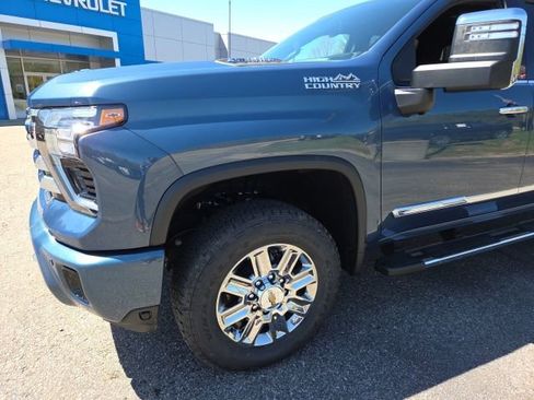 New 2026 Chevrolet Silverado 2500 High Country w/ Z71 Off-Road Package AWD/4WD image 13