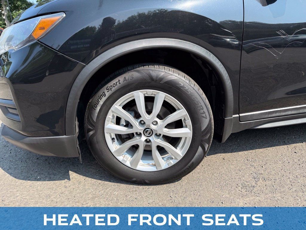 Used 2017 Nissan Rogue SV w/ SV Premium Package FWD image 13