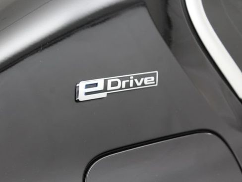 Used 2018 BMW 530e xDrive AWD/4WD image 15