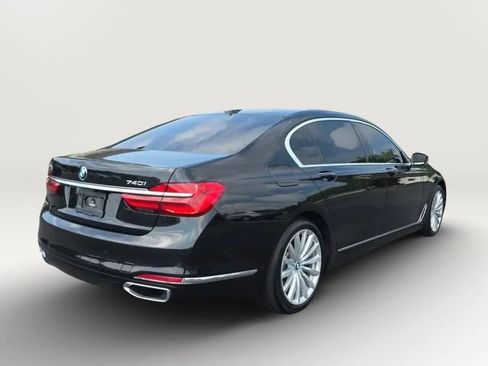 Used 2019 BMW 740i w/ Cold Weather Package RWD image 7