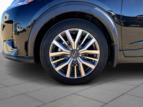 Used 2024 Nissan Kicks SV image 10