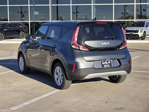 New 2025 Kia Soul S image 3