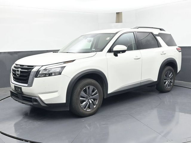 Used 2024 Nissan Pathfinder SV FWD image 4