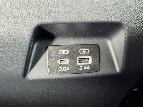 Used 2025 Subaru Crosstrek 2.0i Premium AWD/4WD image 8