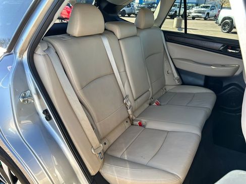 Used 2017 Subaru Outback 2.5i Limited image 22