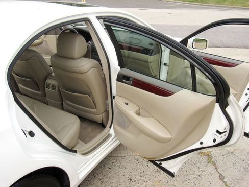 Used 2004 Lexus ES 330 image 25