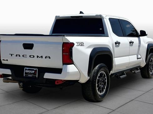 Used 2025 Toyota Tacoma TRD Off-Road AWD/4WD image 13