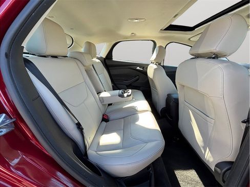 Used 2017 Ford Focus Titanium image 36