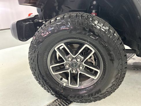 Used 2026 Jeep Gladiator Mojave AWD/4WD image 9