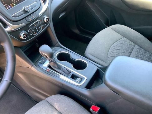 Used 2024 Chevrolet Equinox LT AWD/4WD image 16
