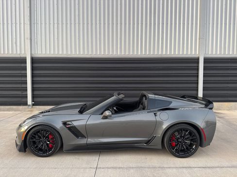 Used 2016 Chevrolet Corvette Z06 w/ 3LZ Preferred Equipment Group image 2