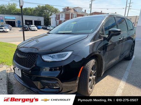 Used 2026 Chrysler Pacifica Limited w/ S Appearance Package FWD image 6