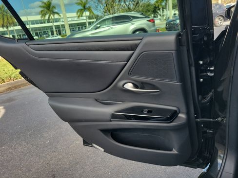 Used 2022 Lexus ES 350 w/ Premium Package image 15