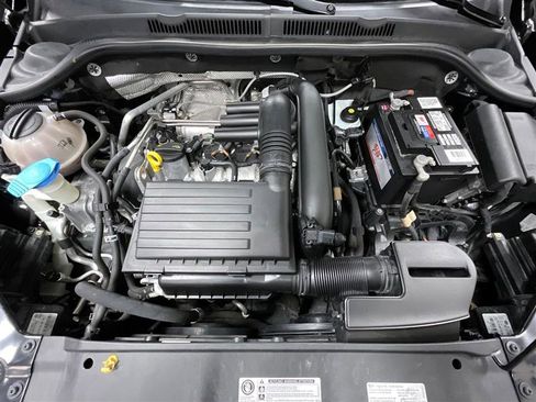 Used 2017 Volkswagen Jetta SE image 21