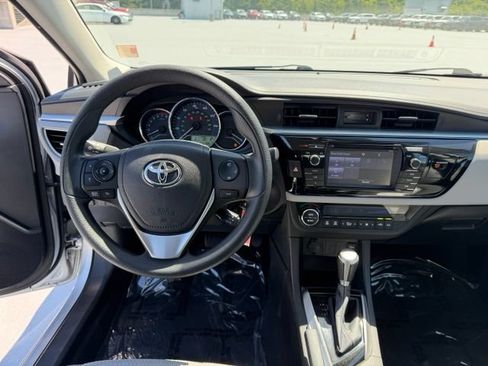 Used 2014 Toyota Corolla LE FWD image 12