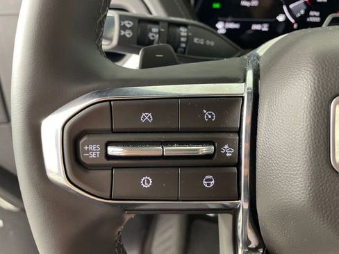 Used 2026 GMC Yukon Denali w/ Denali Reserve Package AWD/4WD image 12