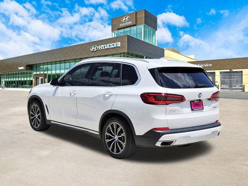 Used 2019 BMW X5 xDrive40i w/ Premium Package 2 AWD/4WD image 3
