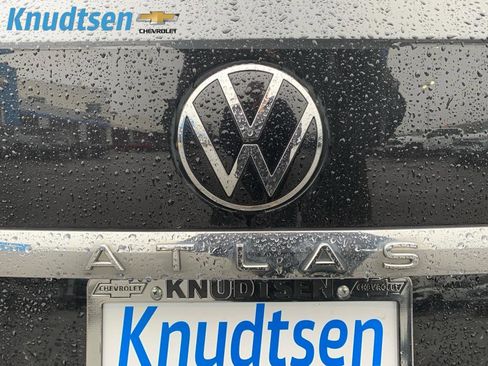 Used 2021 Volkswagen Atlas SEL Premium image 9