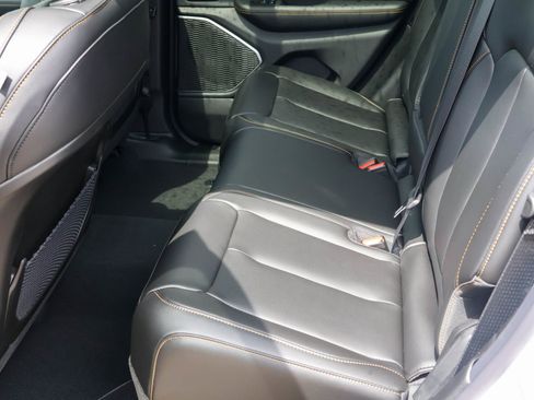 New 2026 Jeep Grand Cherokee Limited AWD/4WD image 15