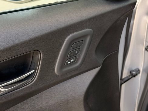 Used 2016 Honda CR-V Touring image 14